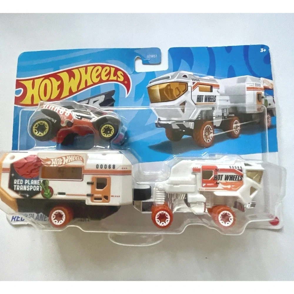 Hot Wheels Red Planet Transport Super Rigs 1:64 Transporter Vehicle With Car